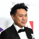 Image for article titled Crazy Rich Asians director Jon M. Chu responds to controversy over writers' pay disparity